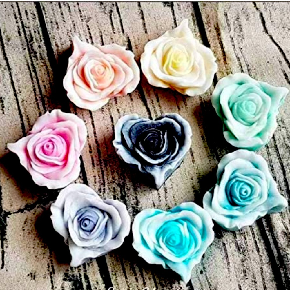 NWT Heart Roses Soaps Set